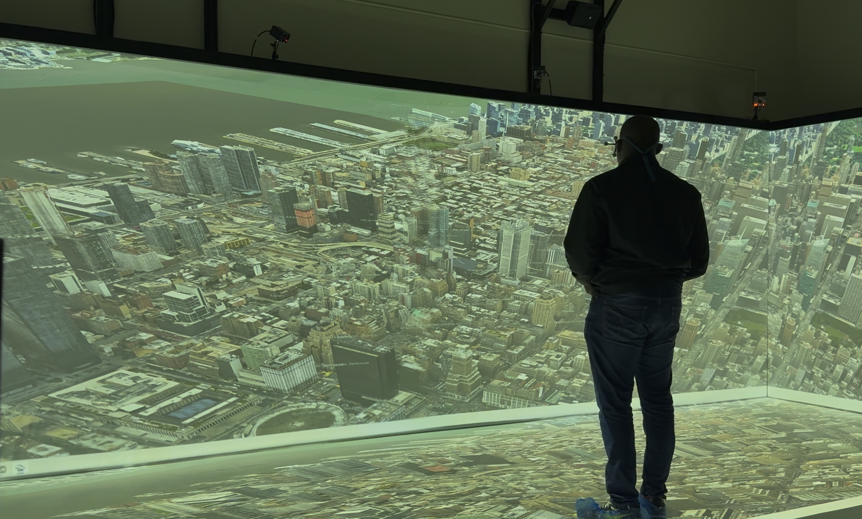 Immersive geospatial visualization in XR